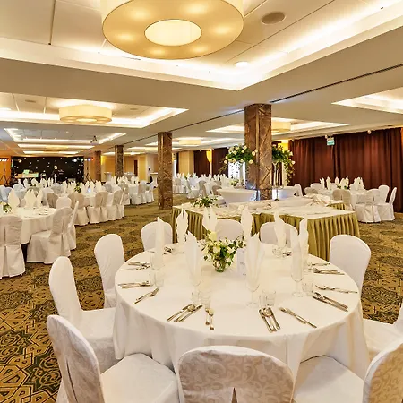 ホテル Szafran 4*